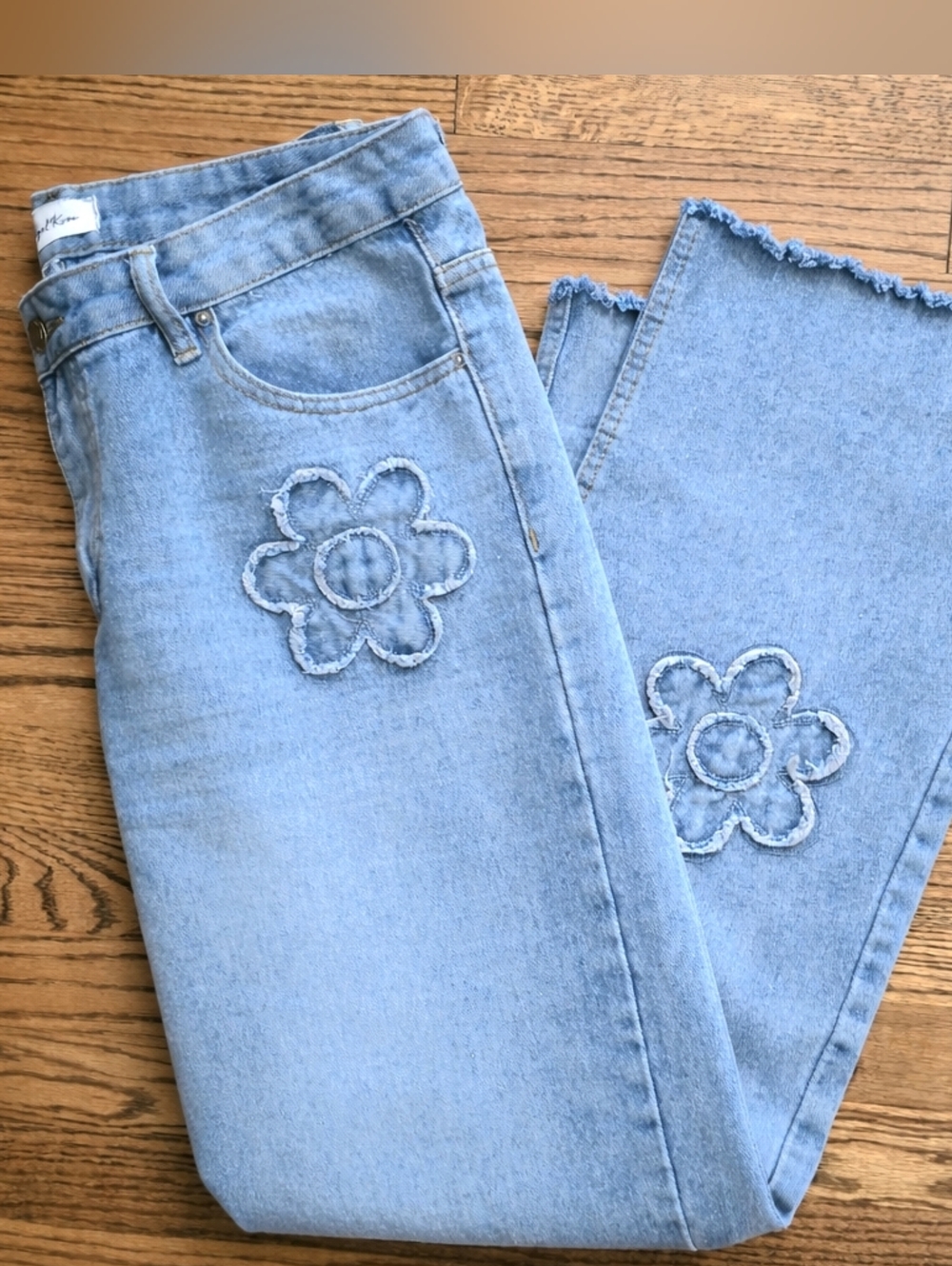 Flower Patch Jeans Straight Leg  Mid Rise 29" Frayed Lightwash 95% Cotton